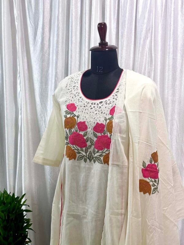 MUL COTTON APPLIQUE OFFWHITE 3PC SET - Image 3