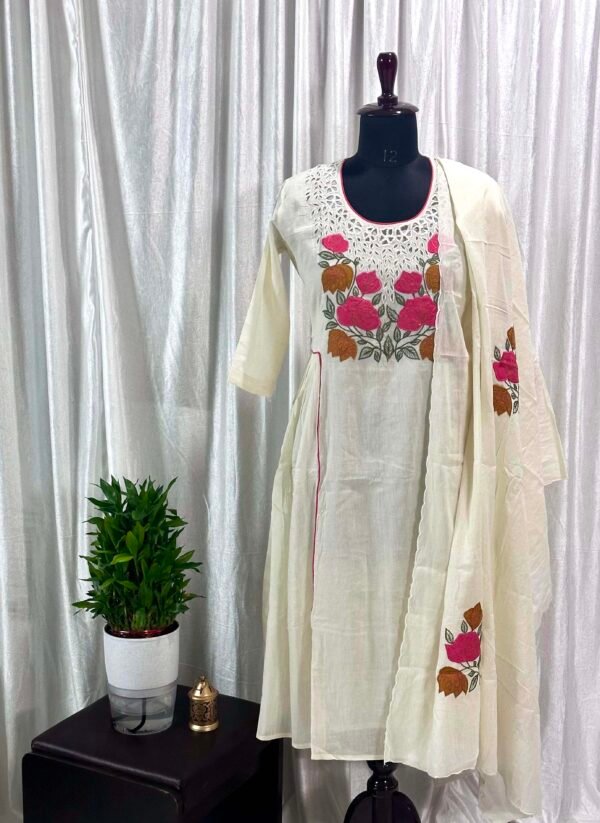 MUL COTTON APPLIQUE OFFWHITE 3PC SET